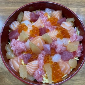 スーパーのお刺身で簡単豪華海鮮丼！